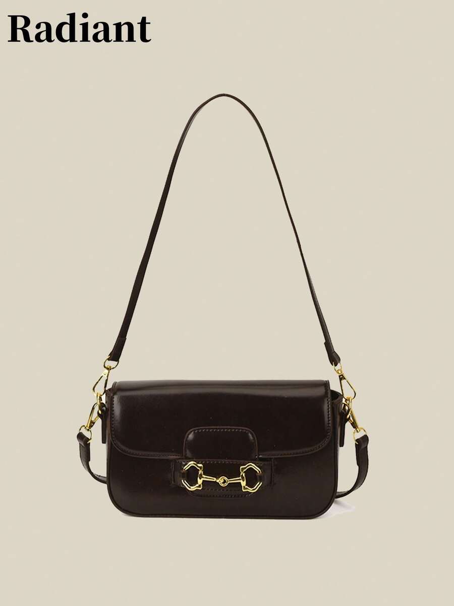 2026新款复古拼接手提包，高品质休闲单肩斜挎包。这款方形女包采用翻盖设计，适合通勤、购物、外出、约会和短途旅行。