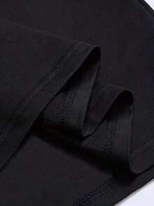 AnChiStreetwear - Camiseta de manga corta de estilo gótico minimalista con estampado gráfico de eslogan "Todo lo que necesitamos es dinero" para hombres de talla grande, adecuada para la calle, al aire libre y el transporte diario - Negro - Ver 4