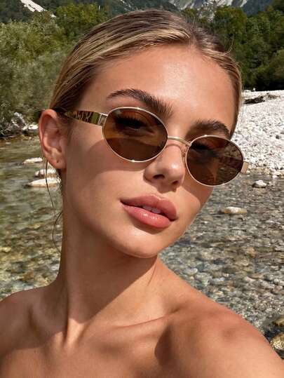 一副棕色椭圆形时尚眼镜，小镜框，复古百搭，街头风女式眼镜，日常佩戴，度假旅行沙滩配饰，春夏必备，商务休闲礼品，豹纹学院风，返校季，豹纹玳瑁纹