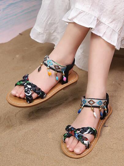 1 Pair Girls' Summer Print Woven Strap & Colorful Pendant Decorated Open Toe Flat Roman Sandals, Elastic Design For Easy On/Off, Suitable For 3-15 Years Old Girls To Wear On Beach, Vacation, Outfits, Summer Outing, Family Travel, Bohemian Casual Sandals