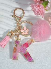 1pc Dried Flower Letter Keychain Resin Pendant Daisy Flower Keyring, Pink Gift With Pom Pom Tassel Charm - Pink - View 9