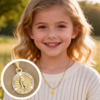  1 pièce Élégant pendentif collier de la Vierge de Guadalupe en cuivre brillant avec cubic zirconia cubique, convient comme cadeau pour les filles/garçons/famille/amis, polyvalent, de luxe, pour fête, banquet, vacances, Noël, Thanksgiving, Halloween
