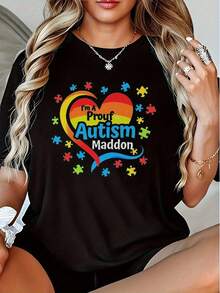 Camiseta Unisex Diseño Orgullosa Mamá de Niños Autistas con Colorido Corazón y Piezas de Rompecabezas Ideal para Mostrar Amor y Apoyo a la Comunidad del Autismo Estilo Casual en Algodón Suave  2023 - Negro - Ver 1