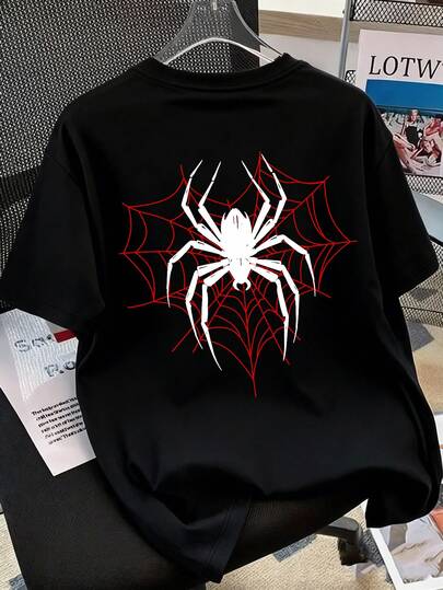 这款休闲宽松T恤采用黑白蜘蛛和红色蛛网印花，搭配美式暗黑风格的黑色短袖，适合春夏穿着。它是学生日常穿着、聚会、上学、音乐节、度假和通勤的理想之选。也可作为礼物送给家人和男女朋友。