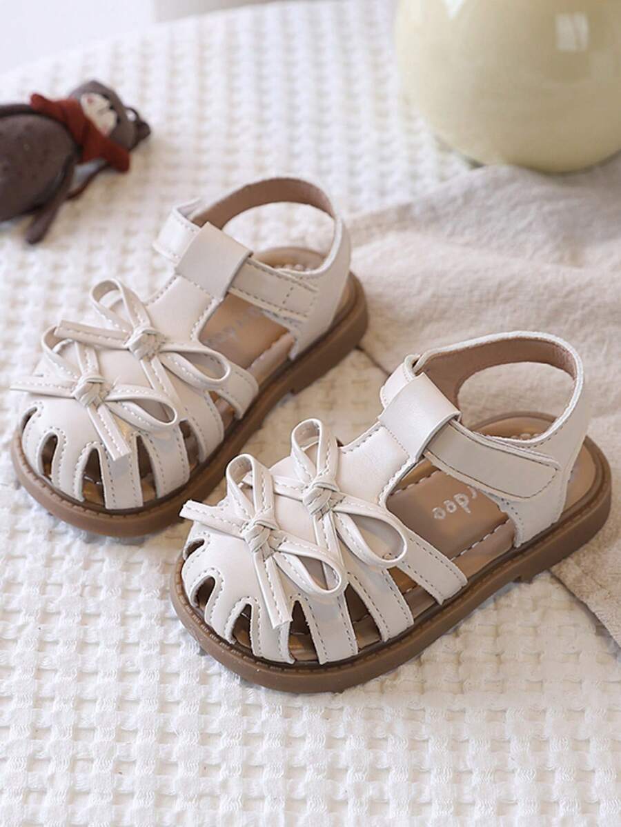 1 Pair Girls' Flat Sandals, 2026 New Bowknot Closed Toe Fashion Girl Sandals, Suitable For Daily, School, Running, Beach - Beige - View 1