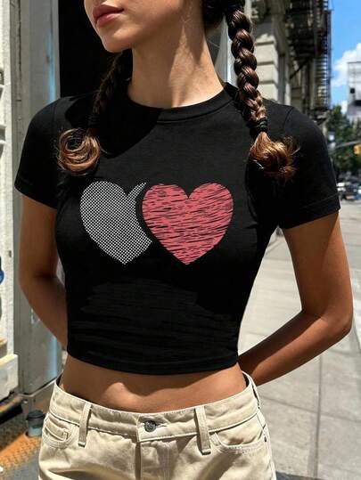 This Girls' Short Sleeve T-Shirt Features A Double Heart Graphic Print, With A Comfortable And Skin-Friendly Fabric. The Slim-Fit Cut Accentuates The Waistline. Suitable For Creating A Sweet And Fresh Valentine's Day Look, As Well As Everyday Wear. It Is An Ideal Choice For Spring And Summer Seasons. Girl's Cropped Top