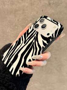 GIIPPA Zebra Pattern Zebra Print Phone Case – Bold Black & White Stripes - Black and White - View 7
