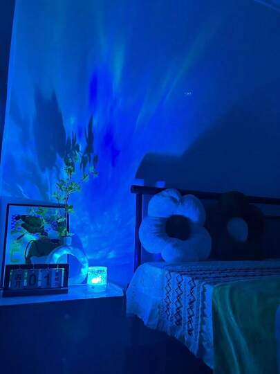 1pc 16-Color Wavy USB Night Light With Flame Effect & Starry Sky Projection, Touch & Remote Control, Glass Art Decorative Lamp, Suitable For Bedroom, Christmas Party, Camping, Wedding, Holiday Party, Valentine's Day Gift, Home Decor | Fantasy Theme Decor | USB Powered Projector