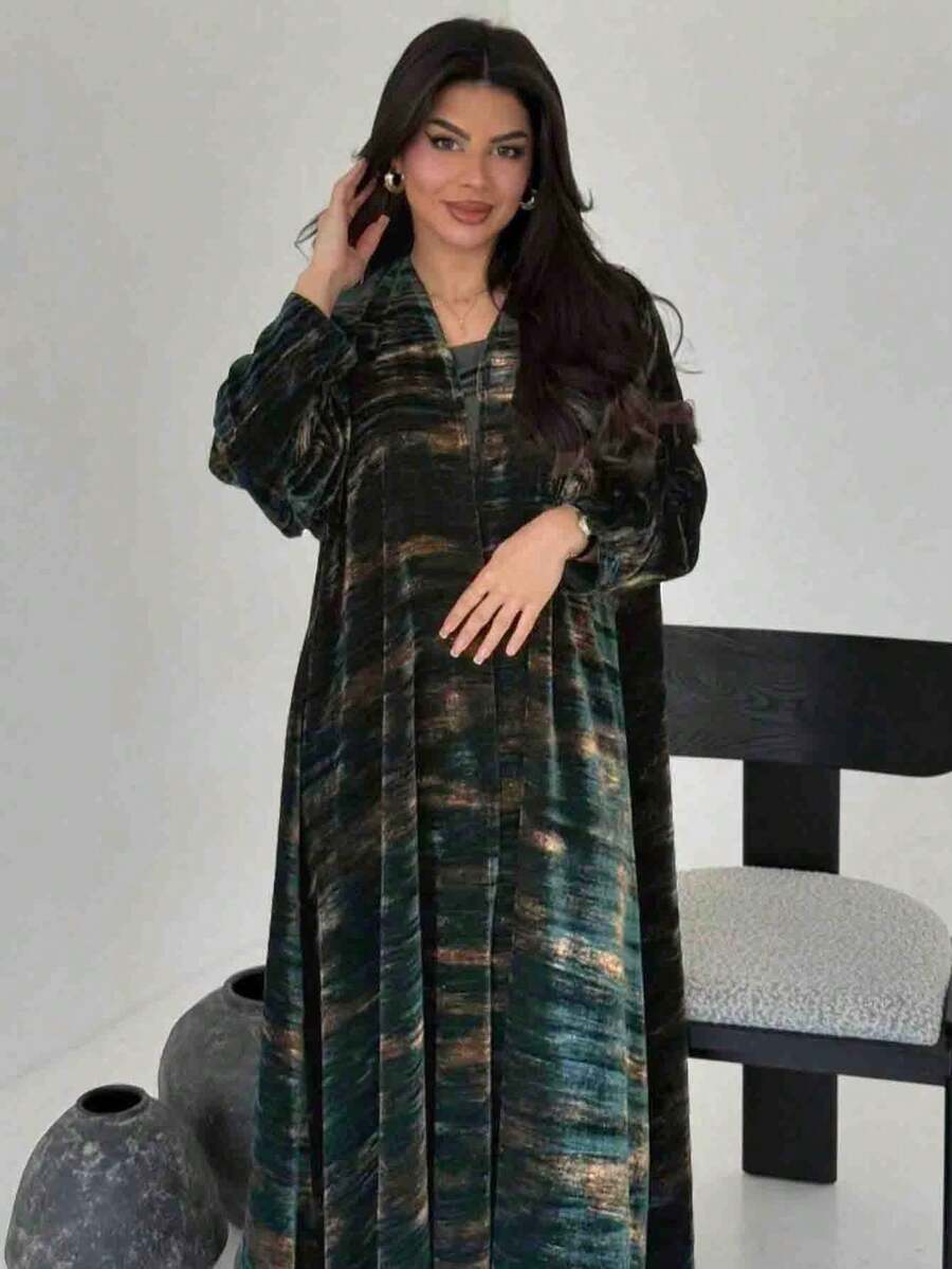 1pc Classic Multi-Color Batik Arabian Robe. This Vintage-Style Arabian Attire Is Both Fashionable And Elegant, Featuring A V-Neck Design. Suitable For Daily Wear, Various Social Occasions, And Travel. Vacation Spring - Dark Green - View 1