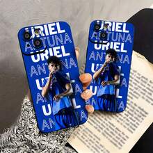 El futbolista Uriel Antuna se levanta la camiseta. Esta elegante funda para teléfono es compatible con Samsung, Apple, OPPO, , etc. Fabricada en TPU flexible, resistente a golpes y arañazos, ofrece una excelente protección contra caídas y un agarre cómodo. Es un regalo ideal para familiares, amigos y seres queridos, y una opción perfecta para festivales. - Negro - Ver 5