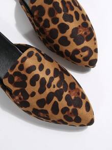 Giày lười nữ dáng rộng, màu trơn, mũi nhọn, kiểu dáng thường ngày, dép hở mũi thời trang, giày đế mềm họa tiết da báo cho nữ cỡ lớn, thích hợp cho mùa xuân/thu. - họa tiết da báo màu nâu - Xem 7