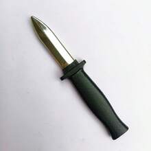 Retractable Fake Plastic Knife Prop, Realistic For Pranks, Halloween Cosplay, Magic Shows, Party Gags, Fun Gift - Multicolor - View 10