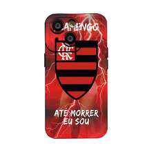 Escudo del club de fútbol Flamengo: pasión rojinegra. Esta elegante funda es compatible con Samsung, Apple, OPPO, , etc. Fabricada en TPU flexible, resistente a golpes y arañazos, ofrece una excelente protección contra caídas y un agarre cómodo. Es un regalo ideal para familiares, amigos y seres queridos, y una opción perfecta para festivales. - Negro - Ver 2