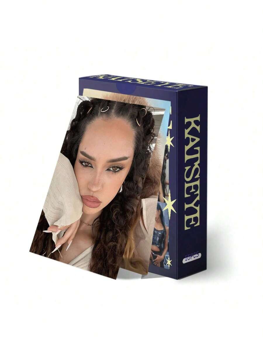 55张KATSEYE双面照片卡 - 绚丽星空设计，印有“KATSEYE”字样，是卡片和明信片收藏的理想之选，也是送给粉丝的完美礼物，明信片收藏佳品 | 星空主题 | 卡纸 - 彩色 - 查看 1