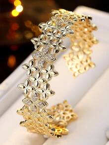 1pc Vintage Palace Style Hollow Floral Wide Bracelet Accessory, Suitable For Gifts, Parties, And Daily Wear - Bracelet - View 1