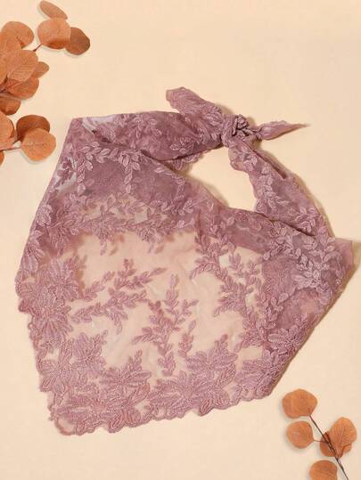 1条时尚优雅的女士镂空蕾丝麦穗图案纯色三角围巾，舒适百搭，适合约会和送礼。