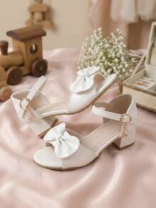 1 par de sandalias de tacón alto de verano para niñas, con decoración de lazo versátil blanco, hebilla, colgante de strass, tacón grueso, adecuado para fiestas, actuaciones escolares, combinar con atuendos, lazo versátil negro, rojo - Blanco - Ver 3