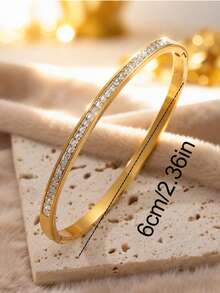 Bộ 5 vòng tay bằng thép không gỉ mạ vàng 18K dành cho nữ, trang sức tối giản sang trọng với chữ số La Mã, đá Cubic Zirconia, xà cừ và họa tiết hoa bốn cánh, không phai màu, thích hợp đeo hàng ngày. - Vàng - Xem 5