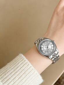 (Nữ) Đồng hồ đeo tay nữ kiểu dáng tối giản, mặt số đính đá, dây thép, máy quartz, thích hợp làm quà sinh nhật, quà khuyến mãi cuối năm, quà ngày độc thân. 1 chiếc/bộ. - Bạc - Xem 2