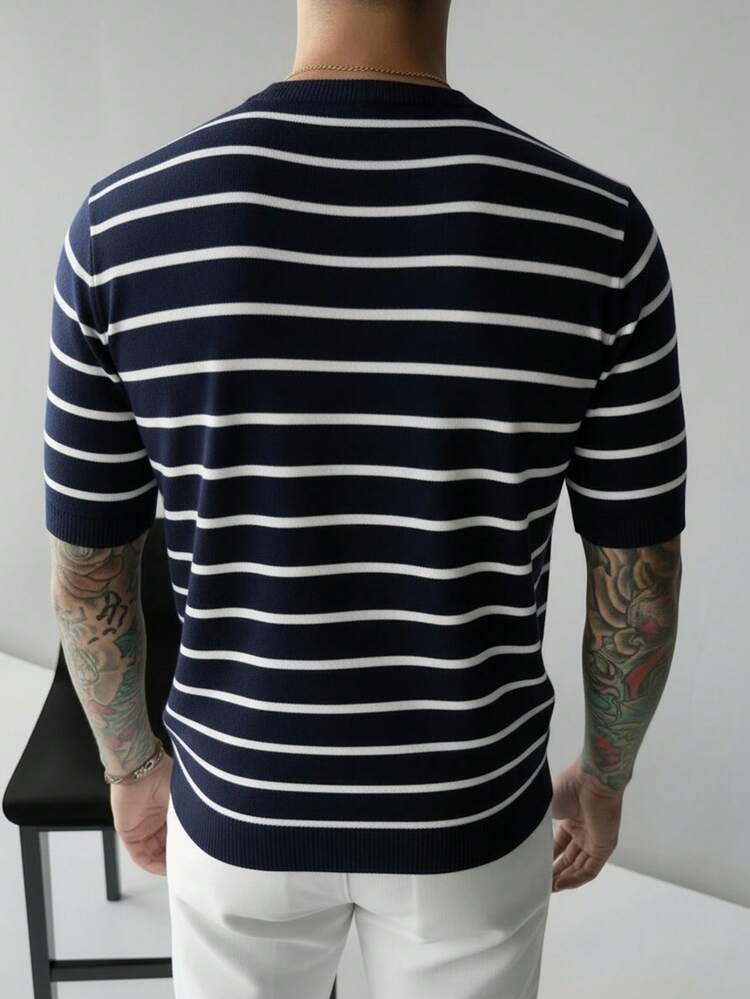 Suéter de punto de cuello redondo de manga corta con rayas minimalistas básicas para hombres GRDR - Azul Marino - Añade 2