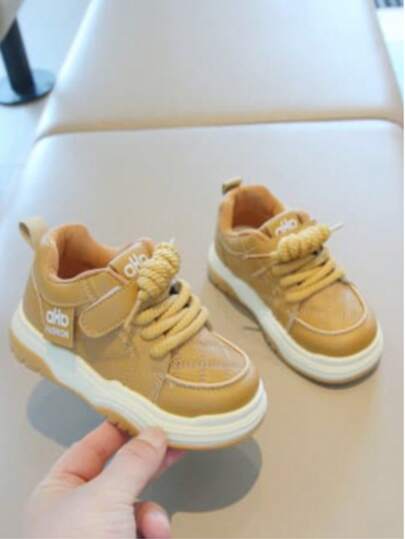 زوج من أحذية رياضية كاجوال للأطفال، أحذية رياضية جديدة للربيع والخريف للأولاد والبنات، أحذية تزلج للطلاب مانعة للانزلاق وقابلة للتنفس