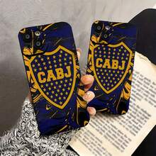 Escudo del Boca Juniors con estrellas y fondo abstracto. Esta elegante funda es compatible con Samsung, Apple, OPPO, , etc. Fabricada en TPU flexible, resistente a golpes y arañazos, ofrece una excelente protección contra caídas y un agarre cómodo. Es un regalo ideal para familiares, amigos y seres queridos, y una opción perfecta para festivales. - Negro - Ver 1