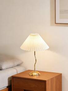 1pc Gold Desk Lamp, Minimalist Table Lamp For Reading, Desk, Bedroom, Warm Light, USB Powered, Suitable For Nordic Style Accommodation, Restaurant, Camping, Atmosphere Lighting - Gold - View 3
