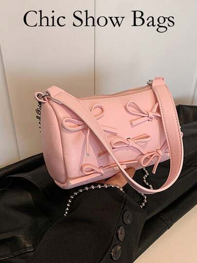 2026新款女士高端单肩腋下包，超人气斜挎枕包。适合上班族通勤，可收纳手机、口红等日常必需品，也适合搭配派对小礼服。