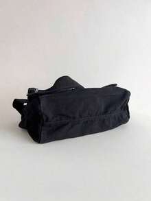 Vintage Minimalist Versatile Flap Shoulder Bag, Thick Washed Canvas Bag, Casual Versatile Large Capacity American Messenger Bag, College Style Japanese University Student Schoolbag, Short Trip Travel Bag, Simple Street Cloth Bag, Black Crossbody Bag , Old Money - 黑色 - 查看 8