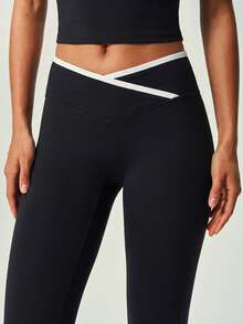 UONNOU 爆款Y2K运动风两件套 | 撞色滚边露脐上衣和喇叭裤 - 黑色 - 查看 6