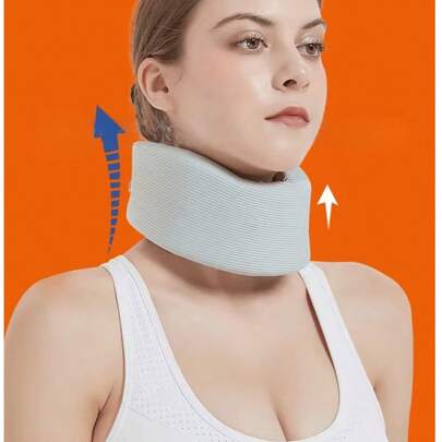 这款颈部保护装置专为商务旅行和休闲出行设计，配备颈托防止颈部弯曲，并带有前倾矫正器以固定颈部。男女皆宜，可为颈部提供支撑和保护。它适合办公室和居家休息时使用，配有可调节肩带，也是一份不错的新年礼物。