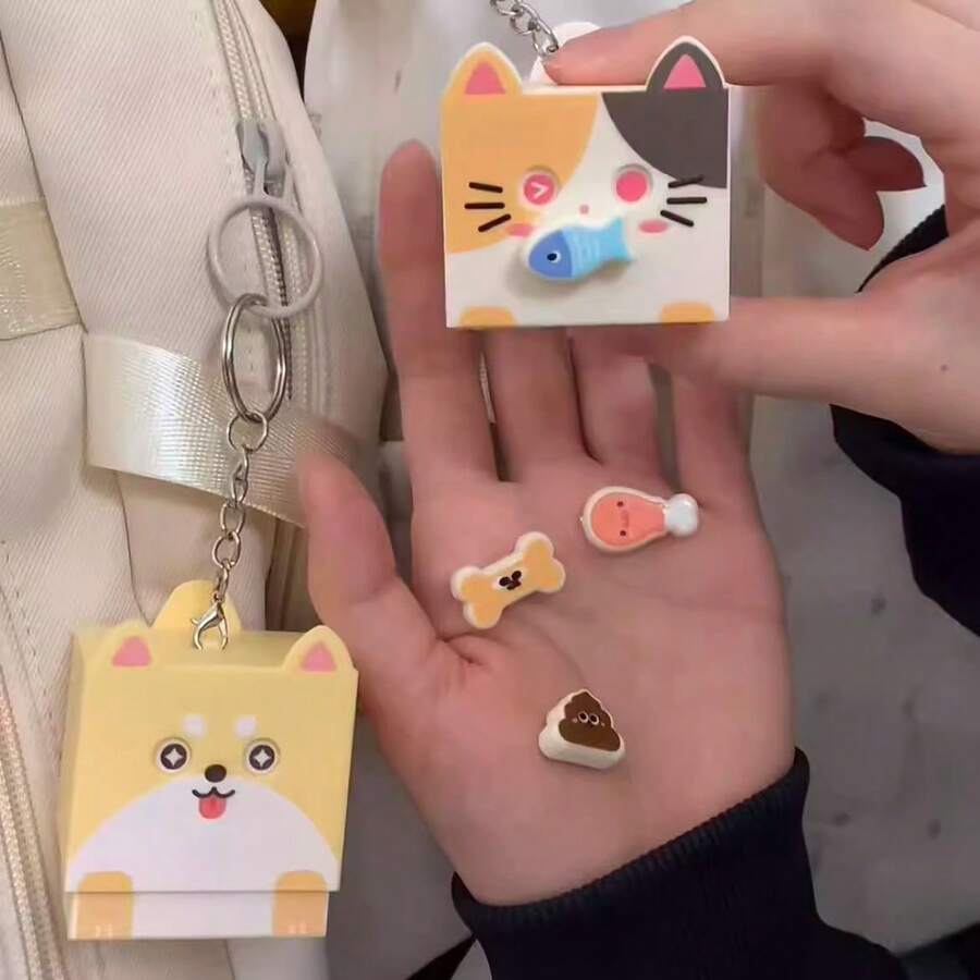 This Cute Cat-Shaped Press-To-Change Expression Keychain Features A Creative Press Design. Gently Press To Switch Between Various Adorable Expressions, Making It Interactive And Fun. Exquisitely Small And Crafted With Fine, Smooth Material.