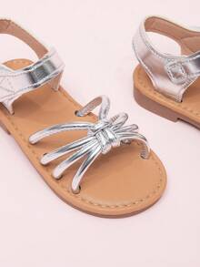 1 Pair Summer Party & Wedding Cute Striped Woven Hook And Loop Princess Style Lace Flat Sandals For Toddler Girls - Silver - View 4