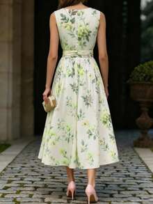 优雅无袖碎花雪纺连衣裙 - 浪漫V领收腰喇叭裙摆，春夏度假风 - 淡綠 - 查看 2