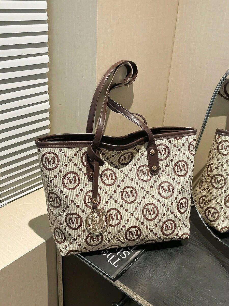 复古字母 M 印花装饰 PU 手提包，适合女性购物、工作通勤、旅行和日常使用