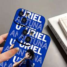 El futbolista Uriel Antuna se levanta la camiseta. Esta elegante funda para teléfono es compatible con Samsung, Apple, OPPO, , etc. Fabricada en TPU flexible, resistente a golpes y arañazos, ofrece una excelente protección contra caídas y un agarre cómodo. Es un regalo ideal para familiares, amigos y seres queridos, y una opción perfecta para festivales. - Negro - Ver 8