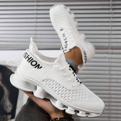 1双男士纯色系带休闲运动鞋