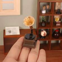 1 pieza Decoración de gramófono amarillo, modelo de gramófono mini retro para micropaísaje - Modelo de escena de juego mini 1:6 1:12 - Accesorio de casa de muñecas, modelo decorativo multifuncional con disco, mini regalo, adorno exquisito, modelo de decoración de escritorio, adecuado para decoración de micropaísaje DIY, accesorio de casa de muñecas, decoración de habitación, adorno de escritorio, mini juguete, accesorio de escritorio de oficina, decoración de dormitorio, decoración de sala de estar, decoración de mesita de noche, regalo personalizado - A - Ver 1