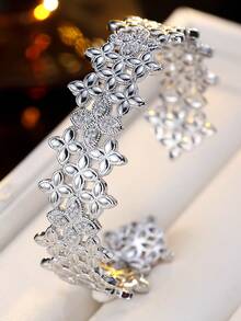 1pc Vintage Palace Style Hollow Floral Wide Bracelet Accessory, Suitable For Gifts, Parties, And Daily Wear - Bracelet - View 2