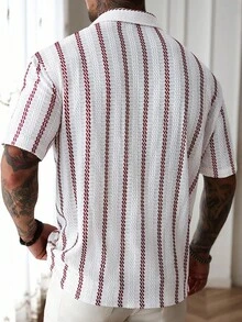 Men's Striped Short Sleeve Single-Breasted Pocket Textured Casual Shirt - Red and White - View 3