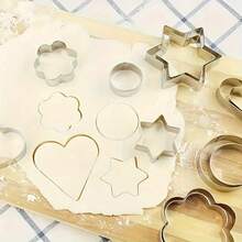 Bộ 3 khuôn làm bánh quy bằng thép không gỉ, với nhiều hình dạng sáng tạo như hình trái tim, hình hoa, hình sao và hình tròn. Lý tưởng để cắt trái cây, tạo hình bánh quy và làm bánh quy. - Nhiều màu - Xem 10