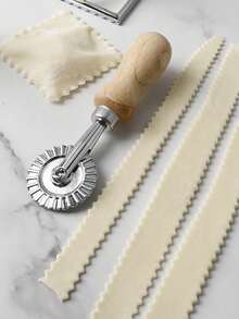 1 pieza Cuchillo de repostería multifuncional de acero inoxidable de 7 cm con borde ondulado y mango de madera, fácil de limpiar con un agarre cómodo, cuchillo de repostería práctico para hacer pasteles, empanadillas, etc., una herramienta de repostería esencial y un regalo ideal para las fiestas - Multicolor - Ver 3