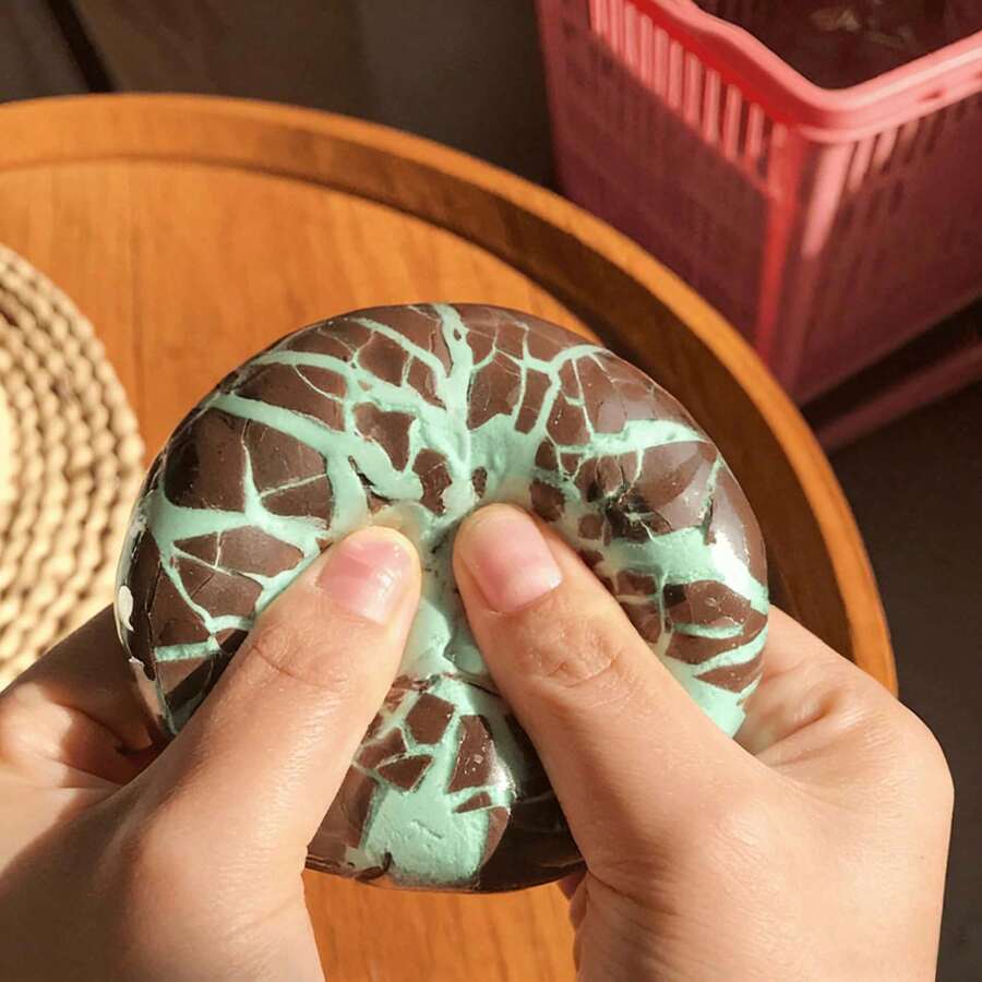 创意薄荷黑巧克力手工脆爆爆珠减压玩具，新年、节日、情人节理想礼物，减压玩具，小礼物