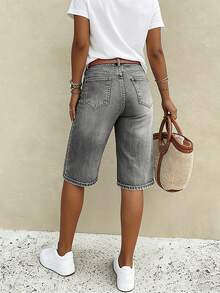 Pantalones cortos de mezclilla de pierna recta para mujer: de moda, sueltos y cómodos, shorts versátiles de pierna ancha de longitud media - Gris Claro - Ver 2