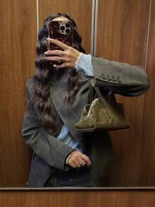 Áo khoác blazer nữ in họa tiết kẻ caro, kiểu dáng thời trang cổ đứng tay dài cài một nút, dáng ngắn, phù hợp cho công sở, đi làm và mặc hàng ngày vào mùa xuân. - Xanh đậm - Xem 4