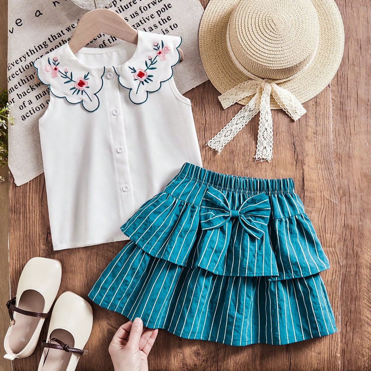 Conjunto de vacaciones con estilo universitario para niñas, blusa sin mangas blanca con cuello de pétalos bordados con flores, cierre delantero con