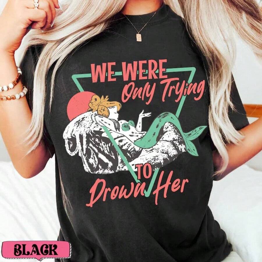 Black T-Shirt  With Popular Colors, Animal Patterns, Geometric Patterns, Tie Dye Patterns, Floral Patterns, Millennial Spicy Girl Style, Y2K Style, Basic Patterns, Floral Patterns, Loose,Fall Outfit For Women, Christmas Outfit Women,Tops,Fall Clothes For Women,Vestidos Elegantes De Mujer  Peter Pan Neverland Mermaids Shirt, We Were Only Trying To Drown Her Tee, Disneyworld Disneyland Family Vacation Trip Matching - 灰色 - 查看 1