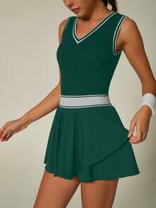 UONNOU Tennis Dress With Built-In Shorts, Contrast Trim V-Neck Sports Dress With Ball Pockets - Green - View 4