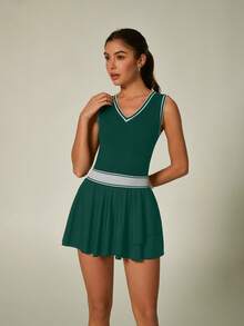 UONNOU Tennis Dress With Built-In Shorts, Contrast Trim V-Neck Sports Dress With Ball Pockets - Green - View 6