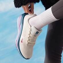 Nike女鞋2026年馬年限定脫韁系列新年款AIR ZOOM PEGASUS 41飛馬跑鞋IQ1153-109 - 白色 - 查看 4